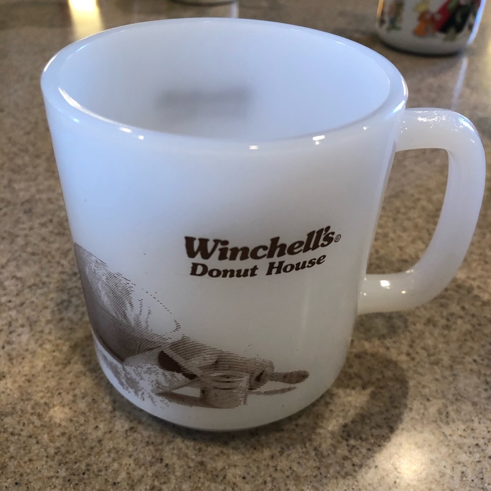 Winchells Donut house glassbake mug